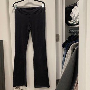 Alo Yoga Bootcut Leggings. Size: L